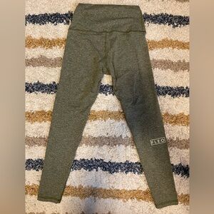Fleo El Toro leggings 25” size small heathered olive